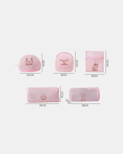 Size guide for the five-piece lingerie wash bag set in centimetres